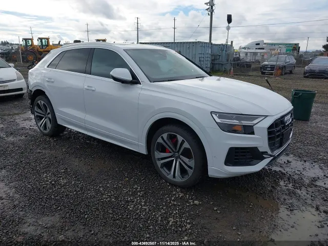 Audi Q8 - фото 1