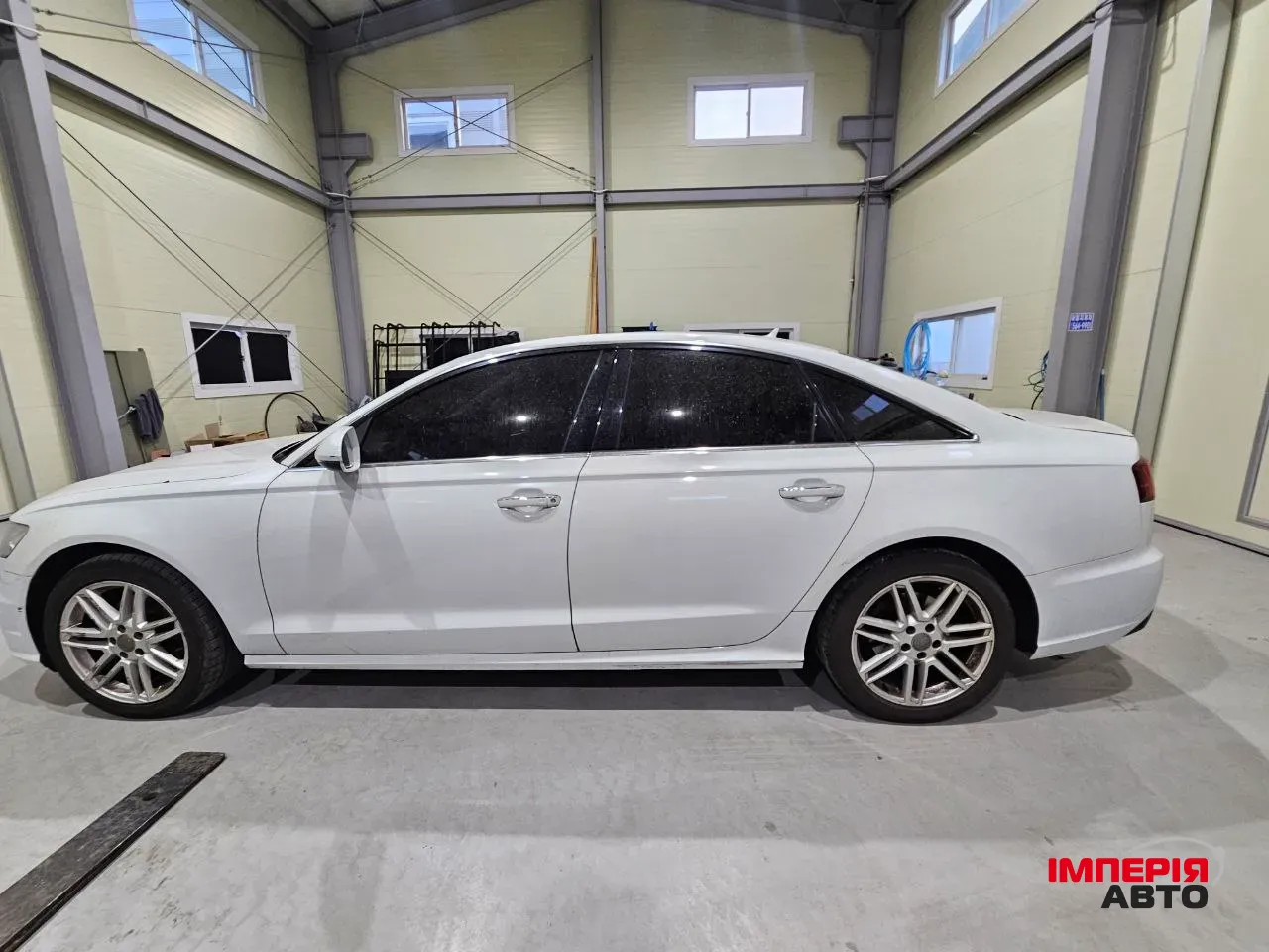 Audi A6 - фото 8