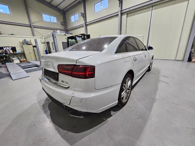 Audi A6 - фото 5