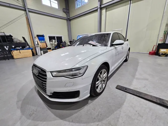 Audi A6 - фото 1