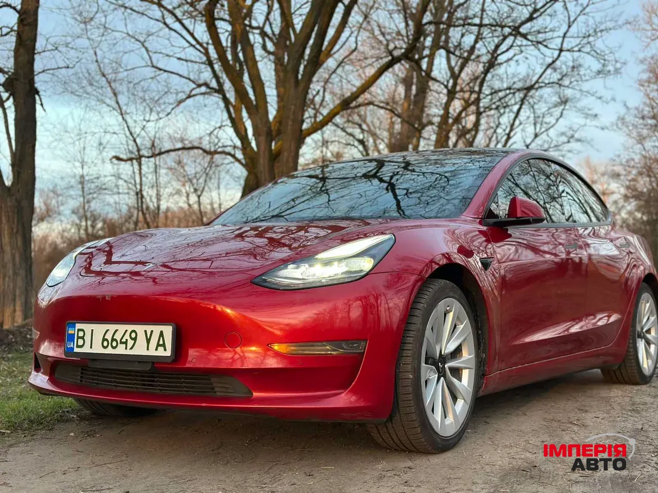 Tesla Model 3 - фото 1