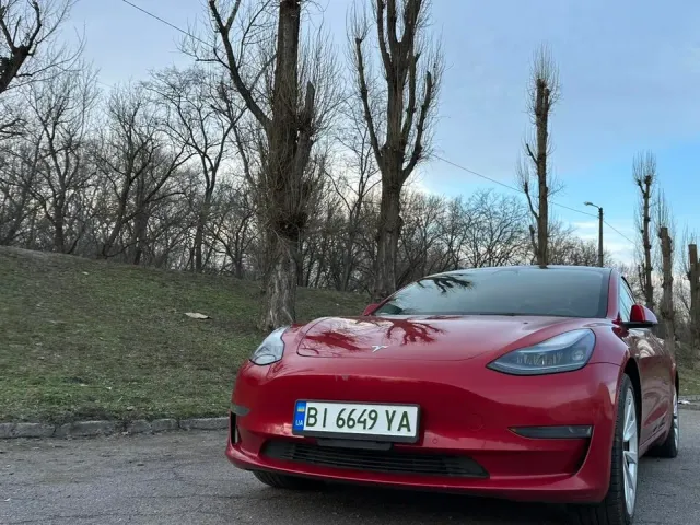 Tesla Model 3 - фото 2