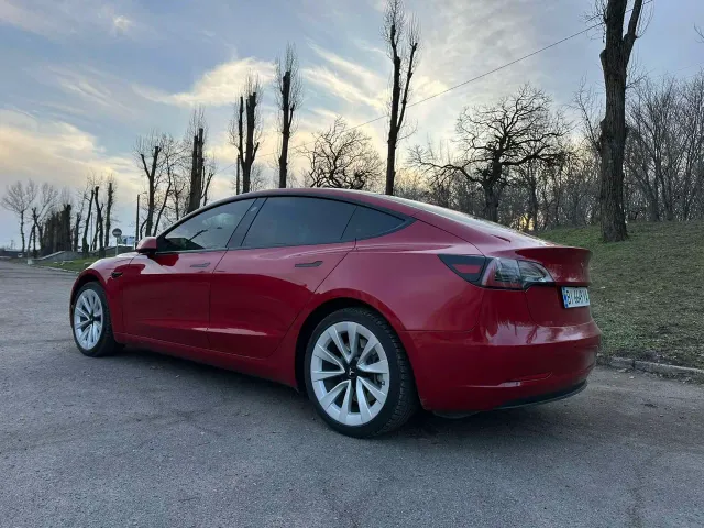 Tesla Model 3 - фото 5