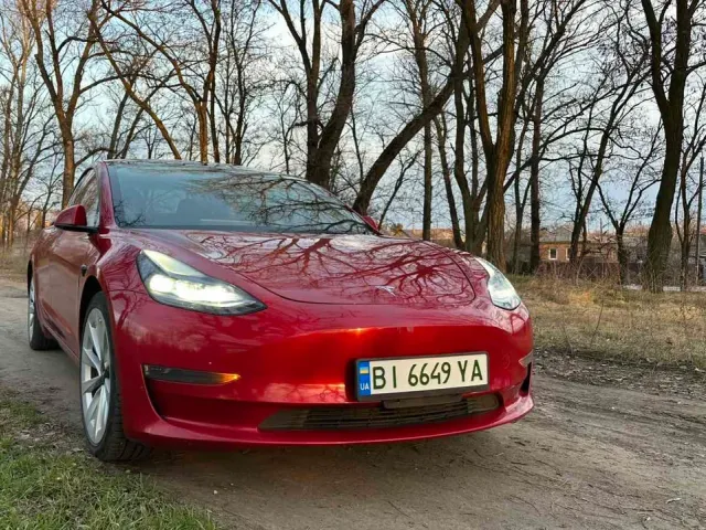 Tesla Model 3 - фото 3