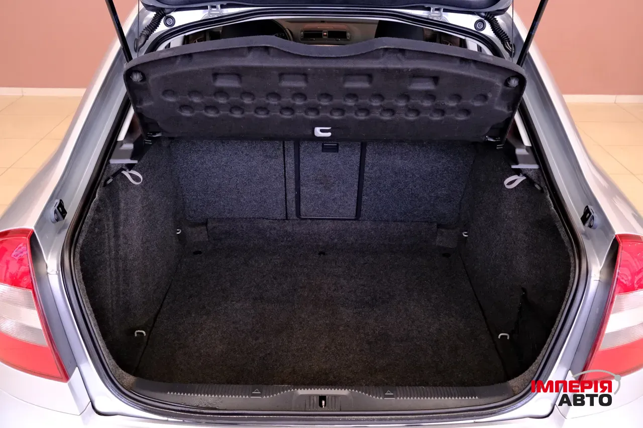 Skoda Octavia - фото 9