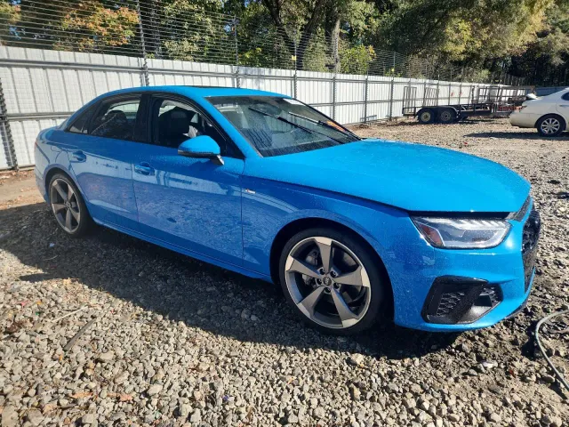 Audi A4 - фото 1
