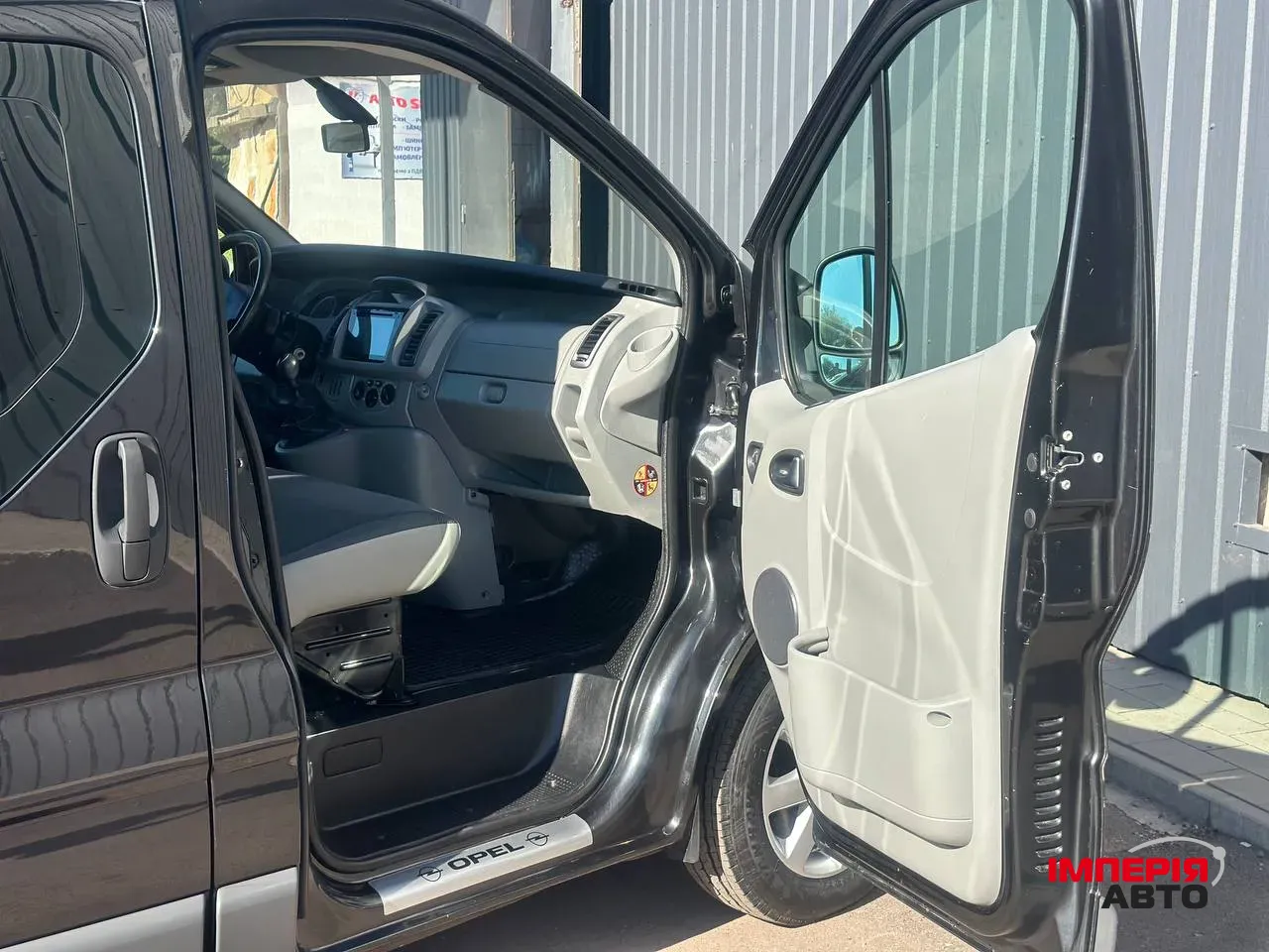 Opel Vivaro - фото 17