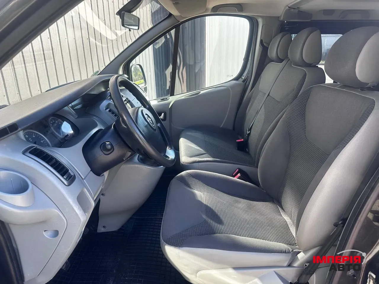 Opel Vivaro - фото 14
