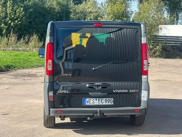 Opel Vivaro - фото 4