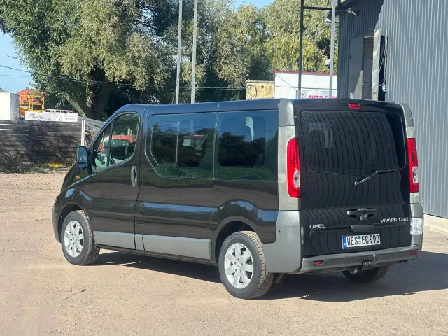 Opel Vivaro - фото 3