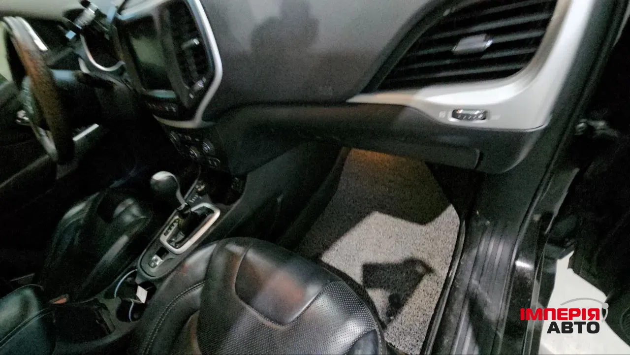 Jeep Cherokee - фото 10