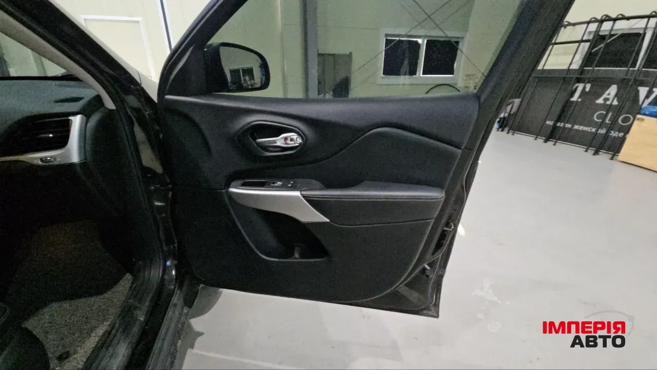 Jeep Cherokee - фото 13