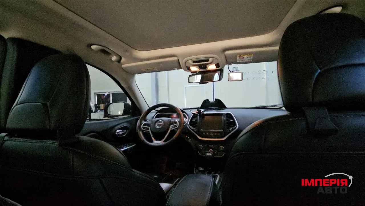 Jeep Cherokee - фото 15