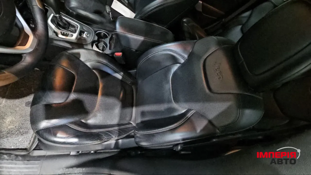 Jeep Cherokee - фото 16