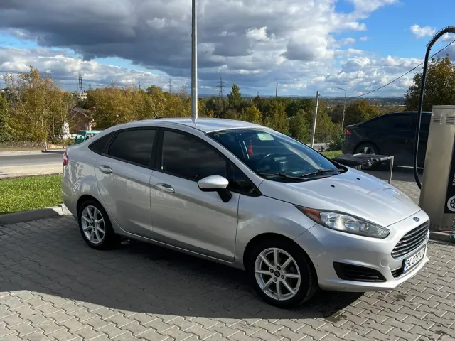 Ford Fiesta - фото 1
