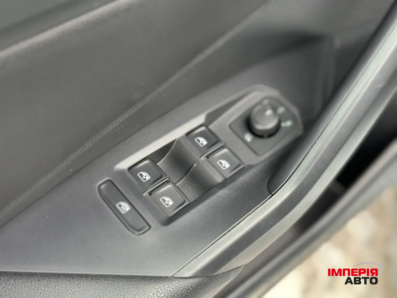 Volkswagen Jetta - фото 16