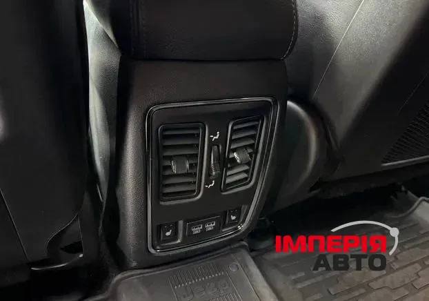Jeep Grand Cherokee - фото 9