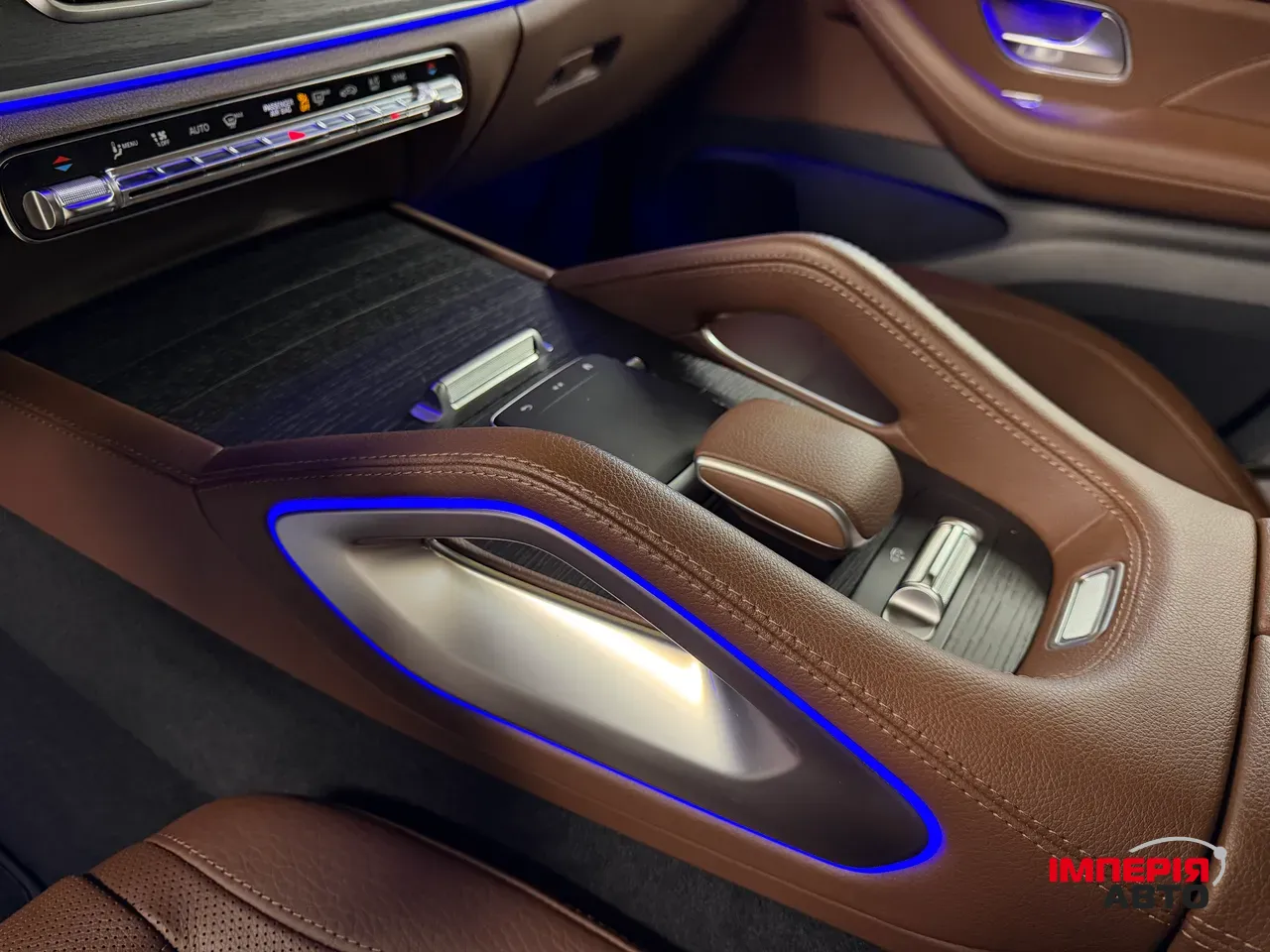 Mercedes-Benz GLS - фото 30