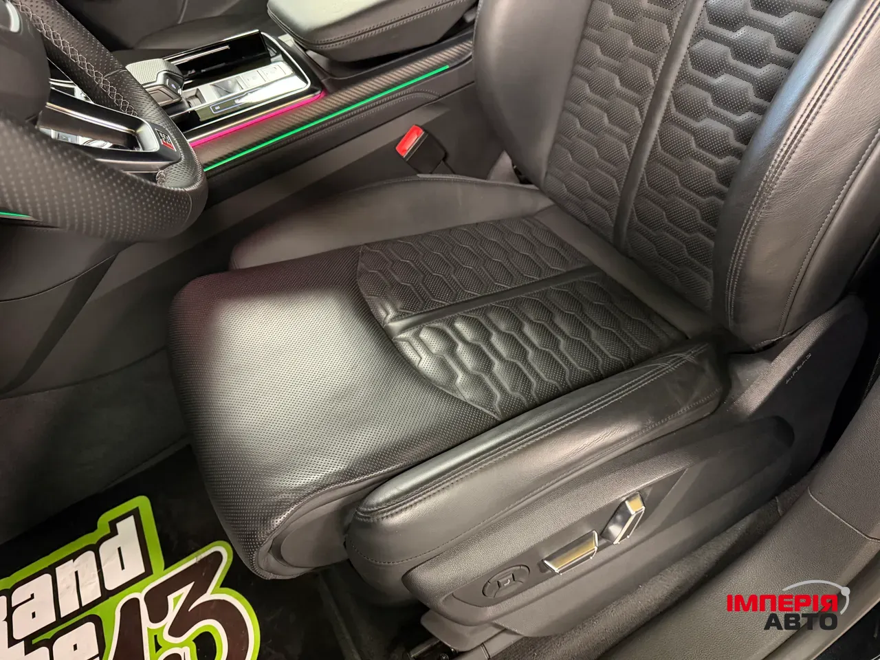 Audi RS Q8 - фото 43