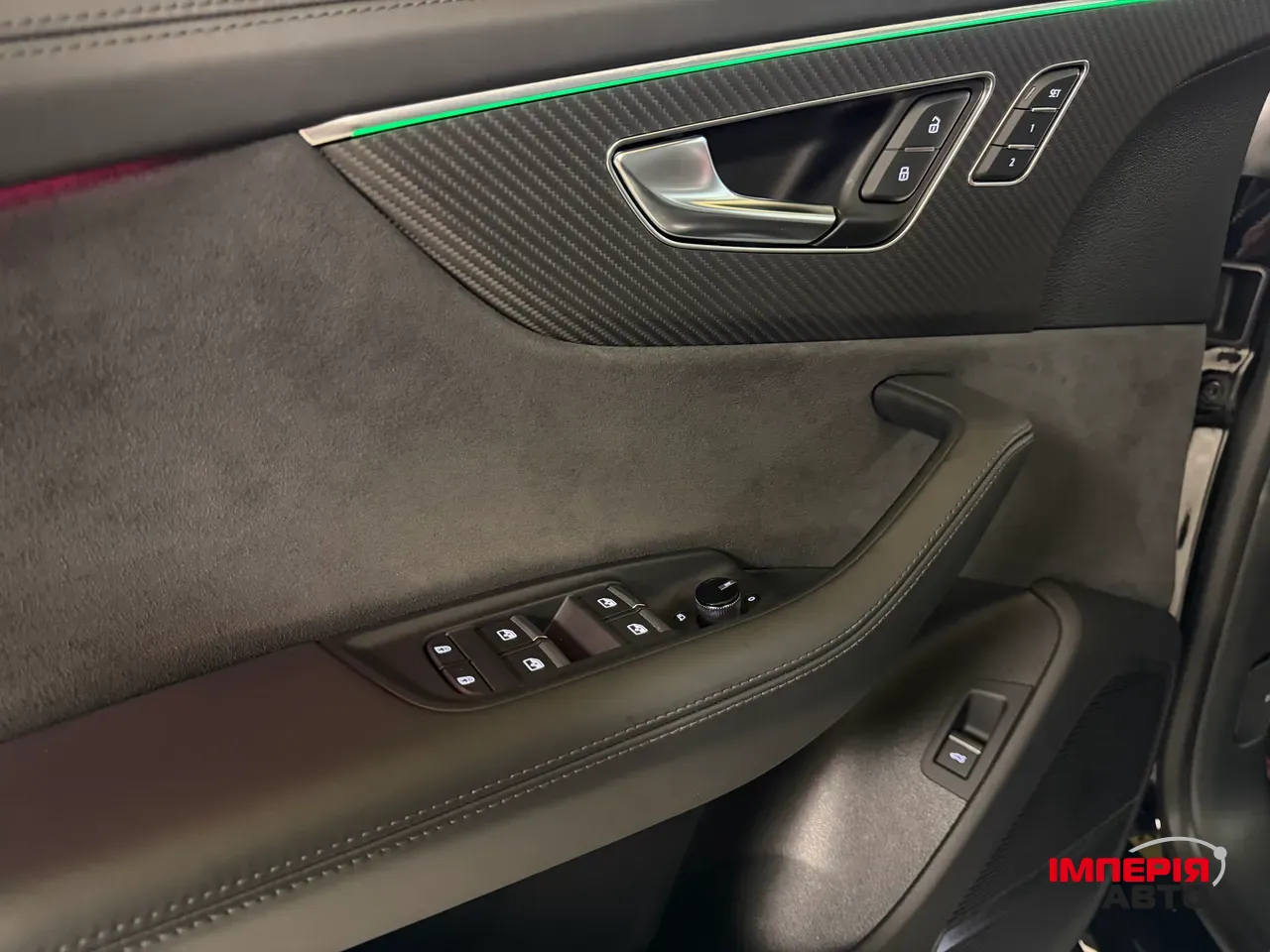 Audi RS Q8 - фото 25