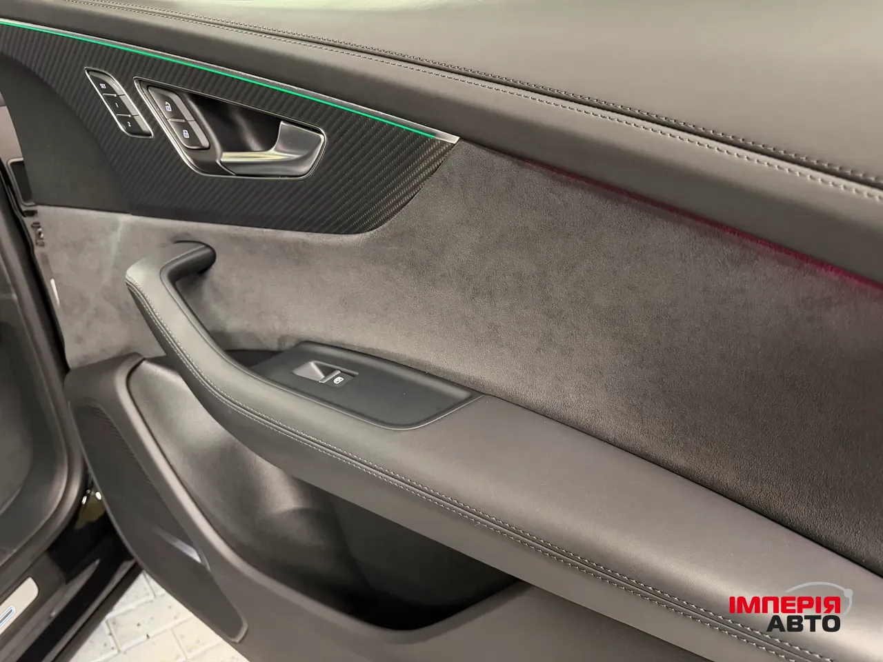 Audi RS Q8 - фото 32