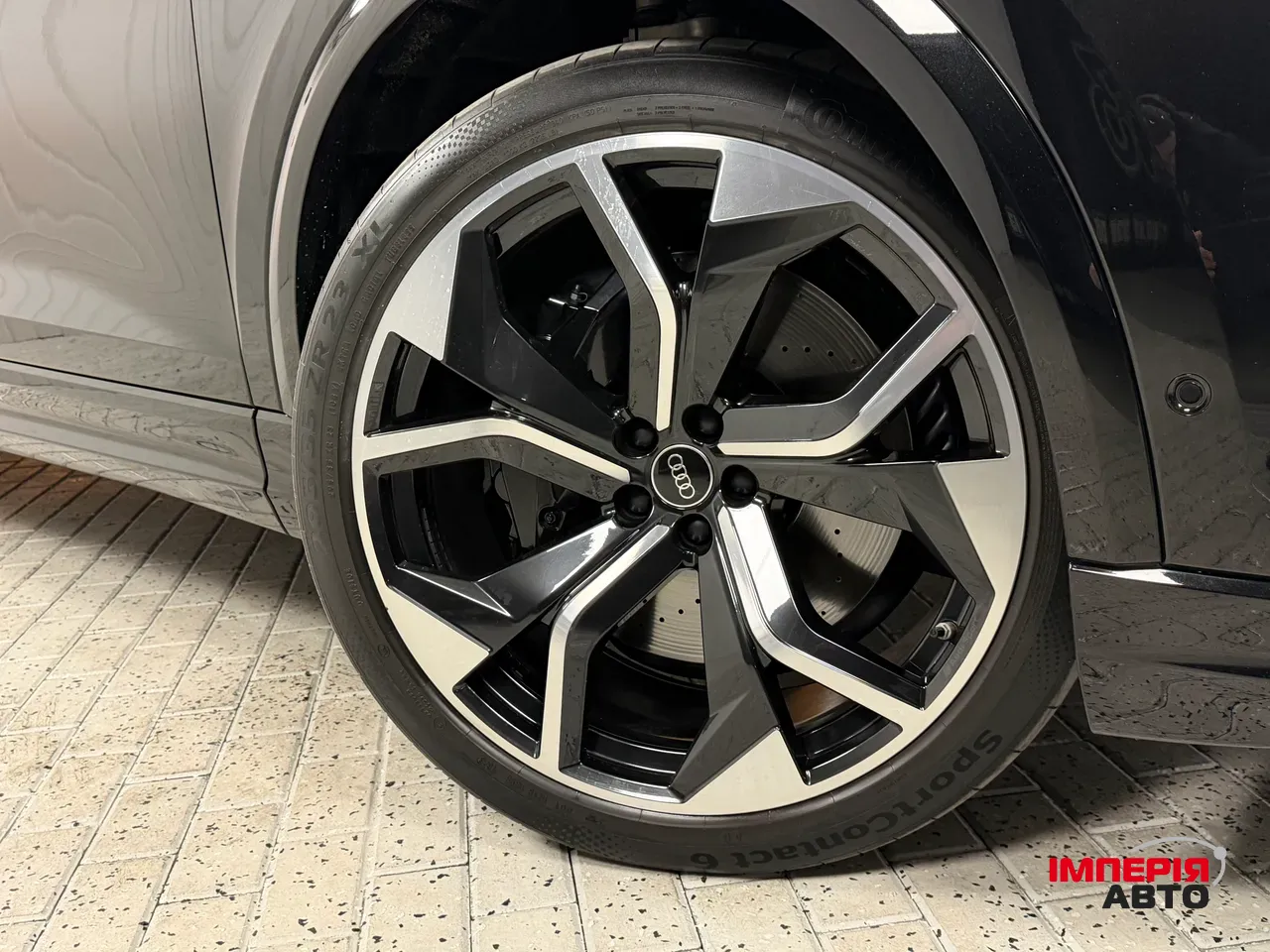 Audi RS Q8 - фото 10