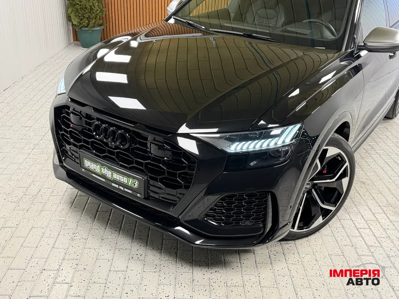 Audi RS Q8 - фото 7
