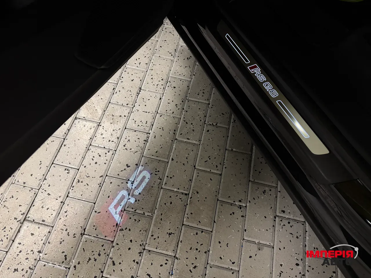 Audi RS Q8 - фото 36