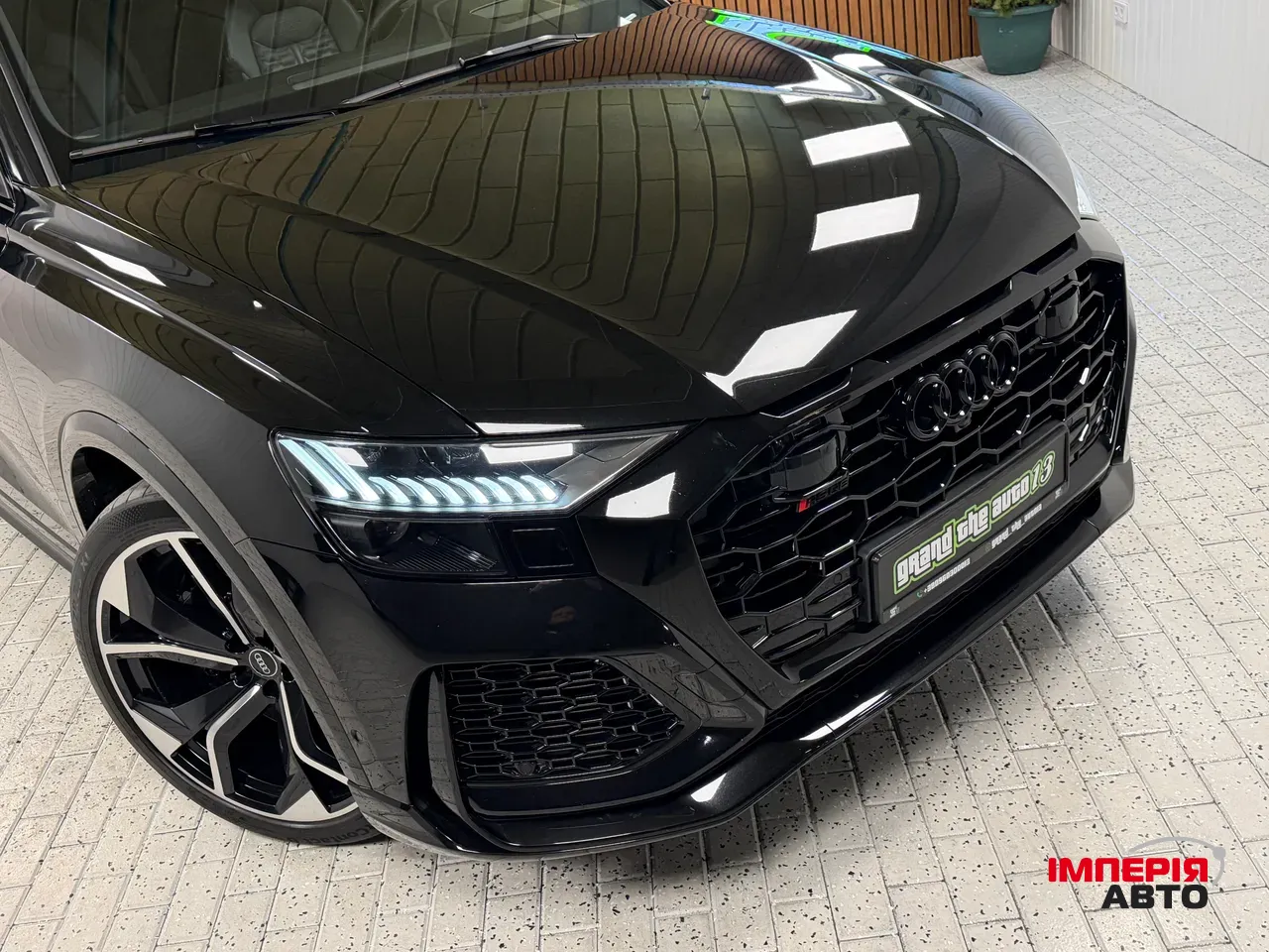 Audi RS Q8 - фото 6