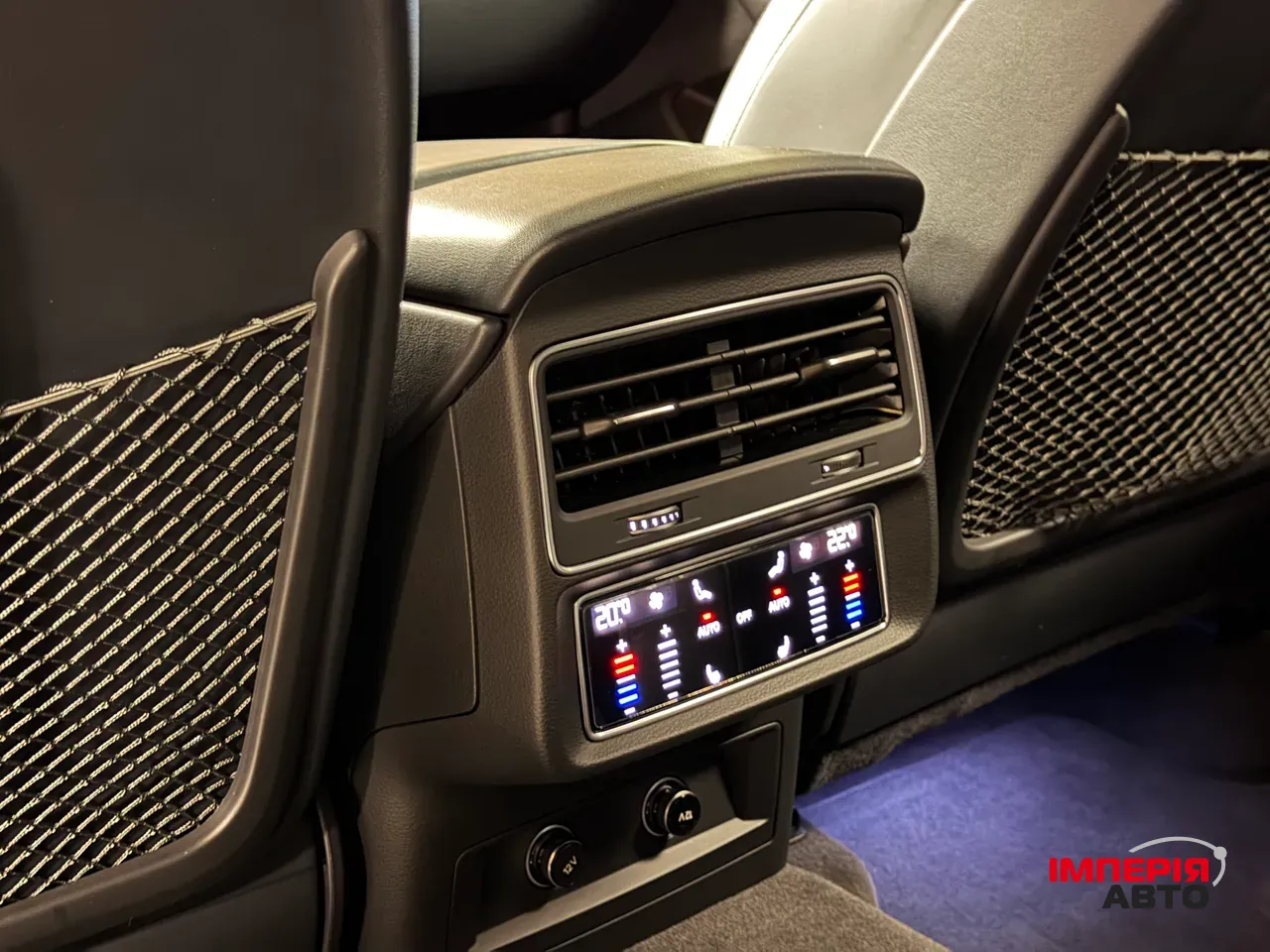 Audi RS Q8 - фото 34