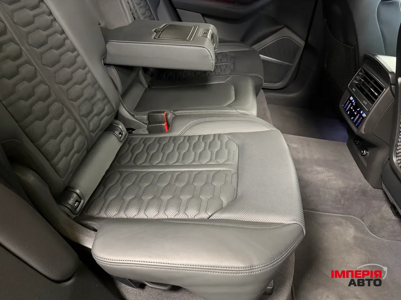 Audi RS Q8 - фото 48