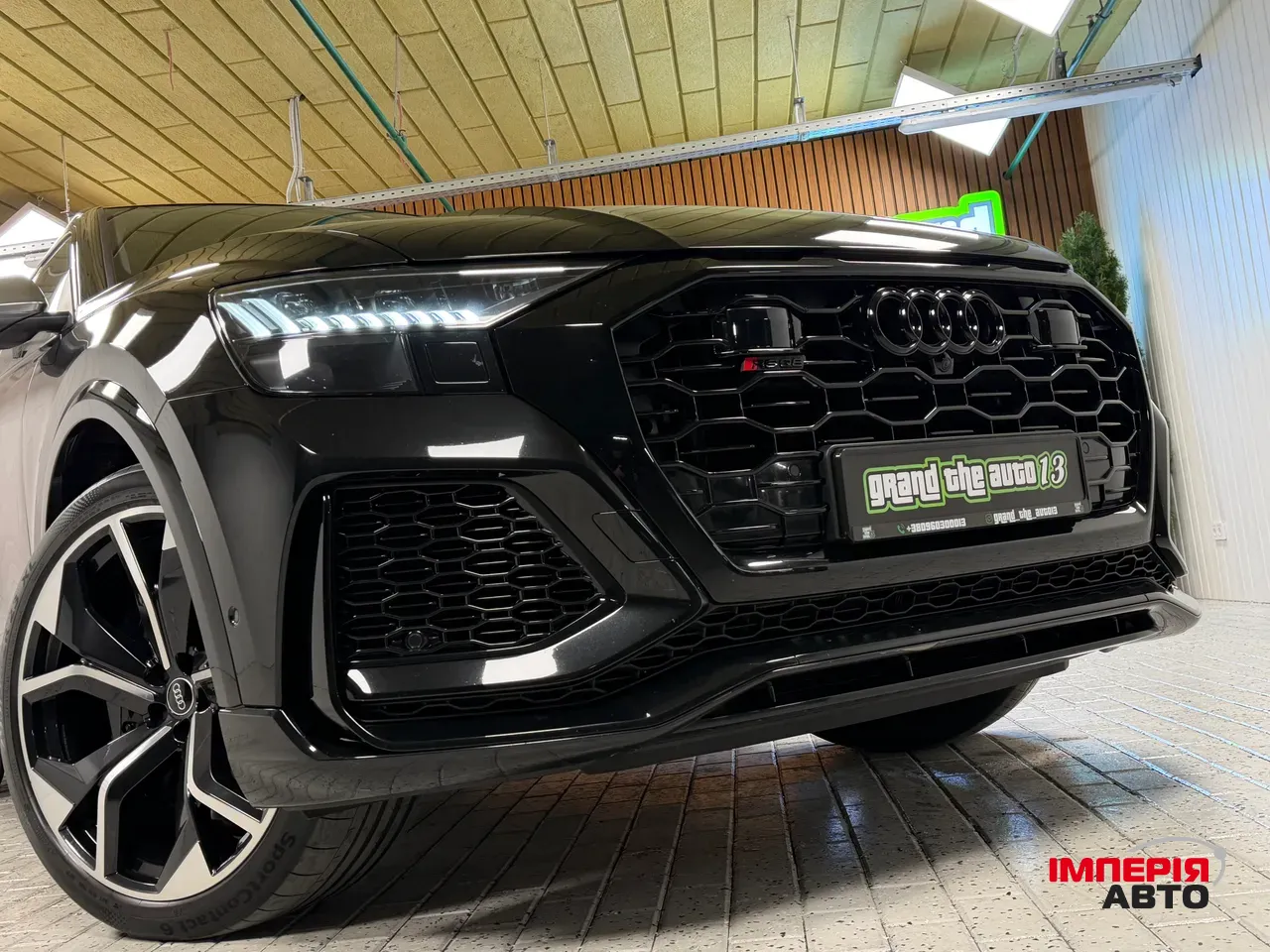 Audi RS Q8 - фото 9