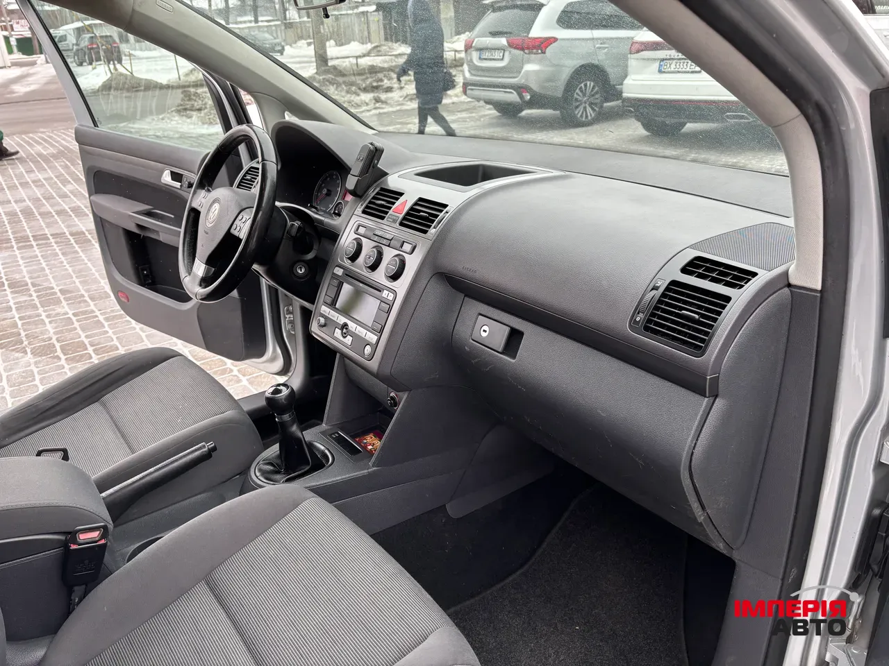 Volkswagen Touran - фото 28