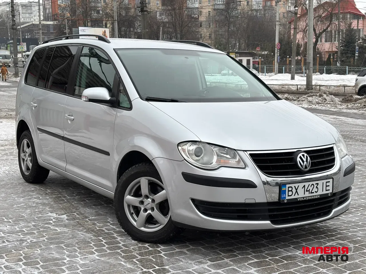 Volkswagen Touran - фото 2