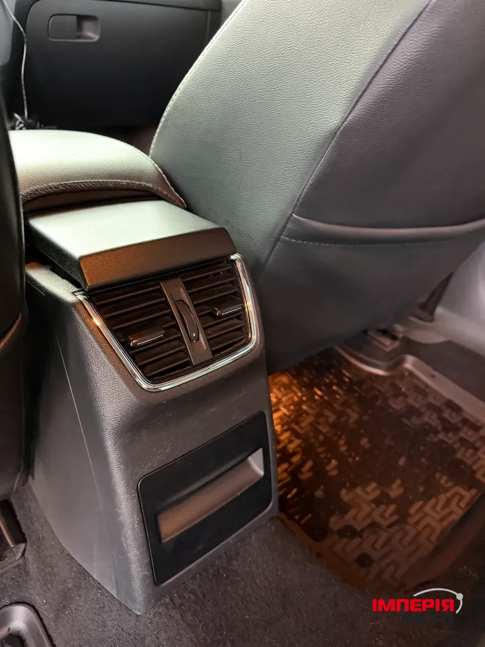 Skoda Octavia - фото 8