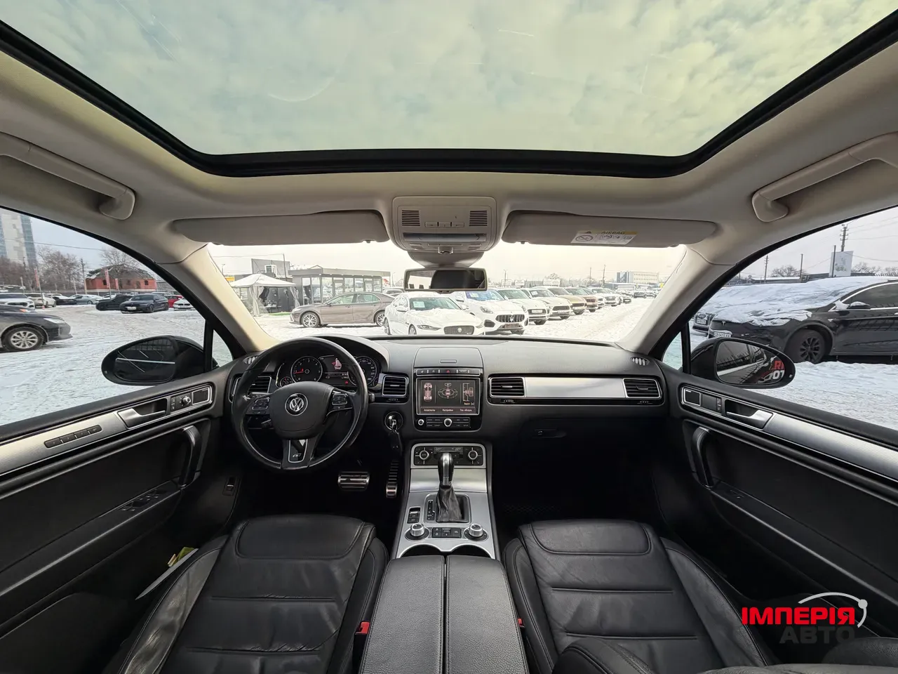 Volkswagen Touareg - фото 17