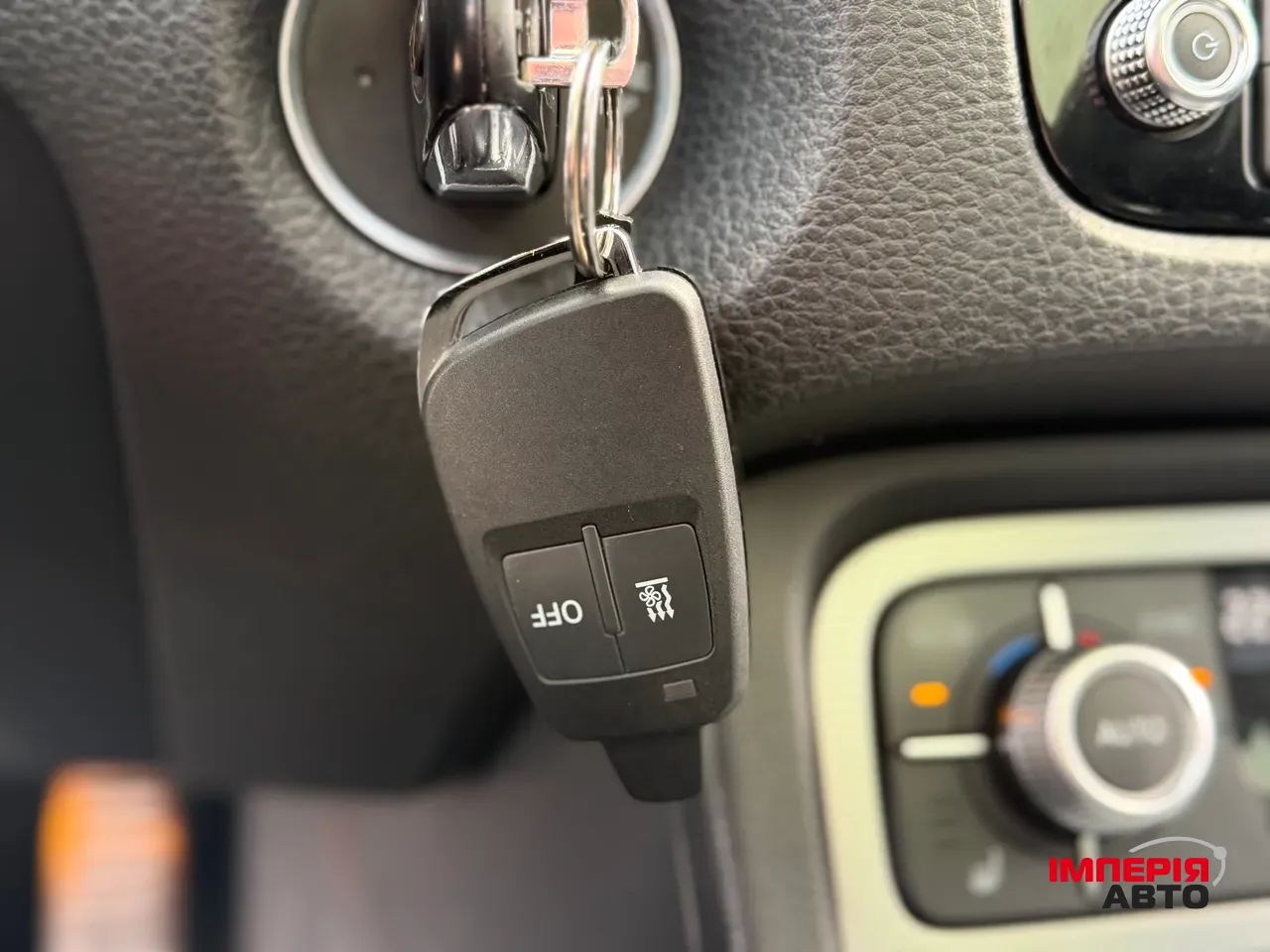 Volkswagen Touareg - фото 14