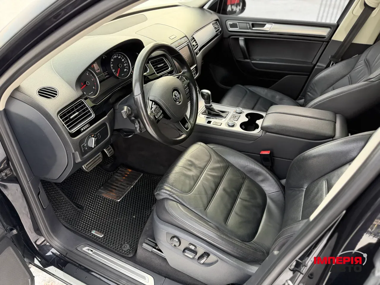 Volkswagen Touareg - фото 9