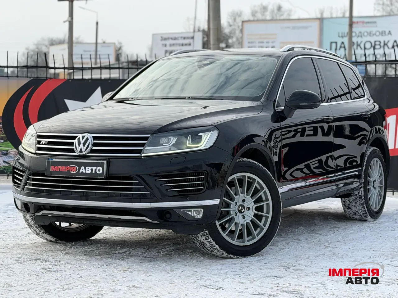 Volkswagen Touareg - фото 1