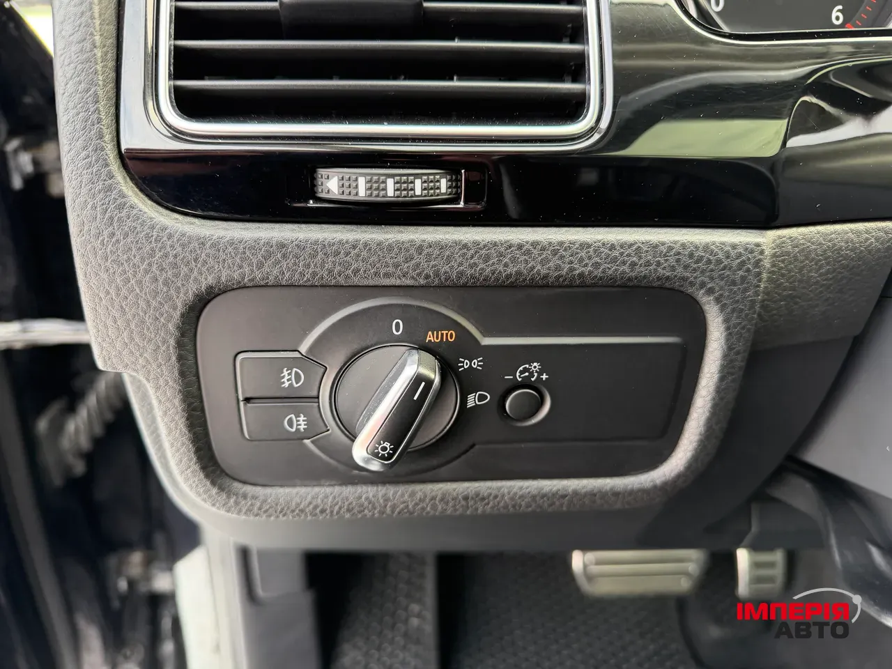 Volkswagen Touareg - фото 8