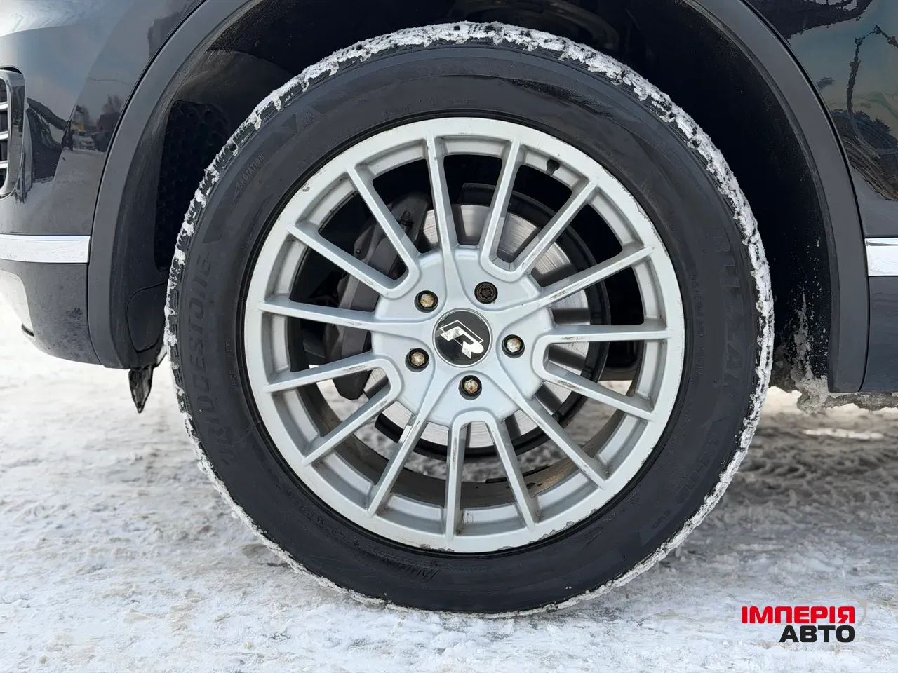 Volkswagen Touareg - фото 4