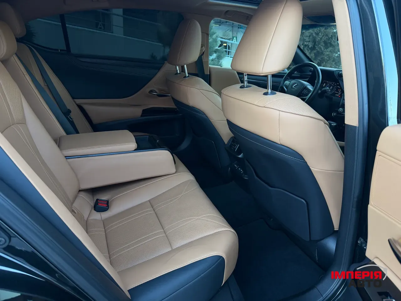 Lexus ES - фото 12