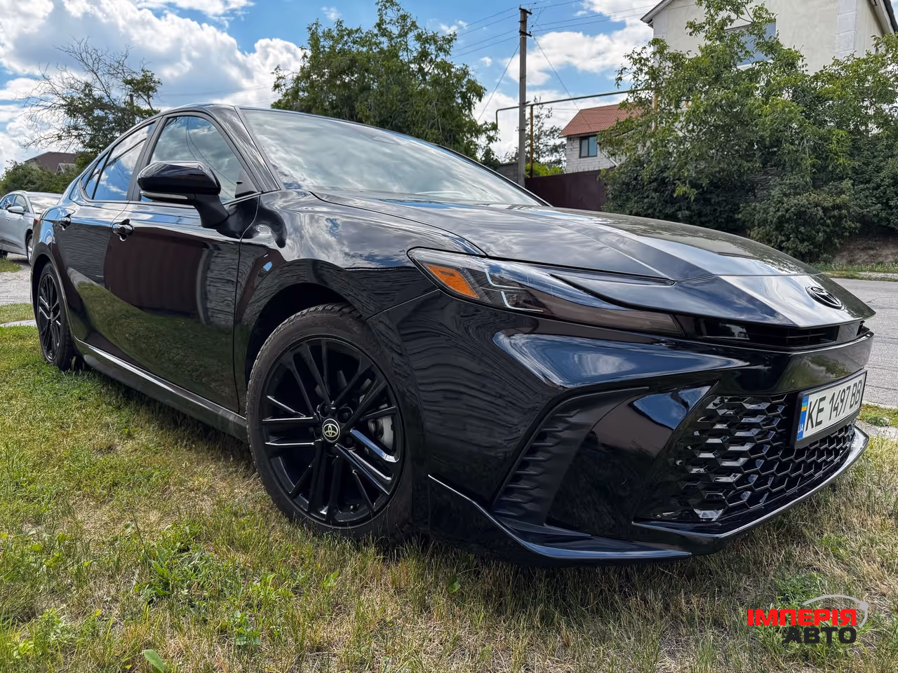 Toyota Camry - фото 2