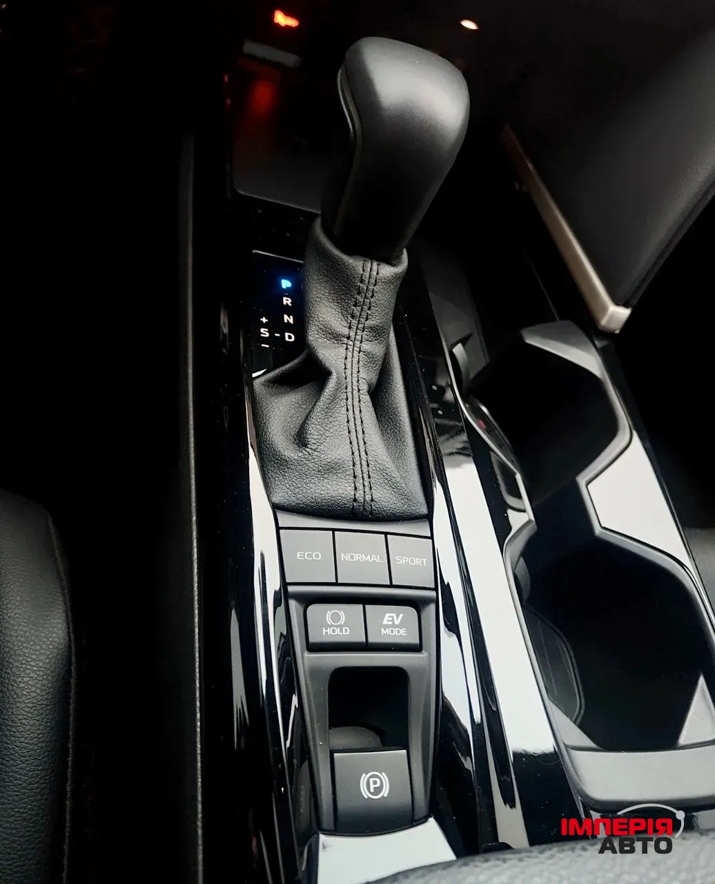 Toyota Camry - фото 11