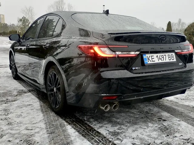 Toyota Camry - фото 4