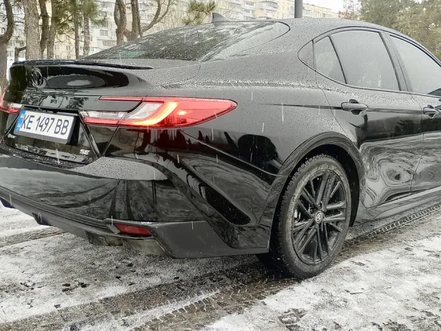 Toyota Camry - фото 3