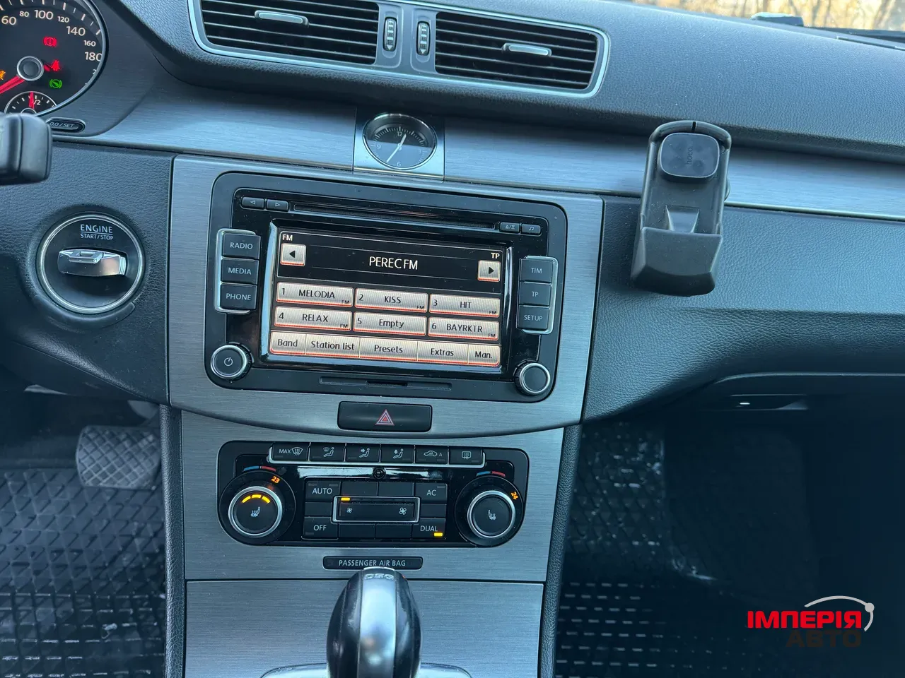 Volkswagen Passat - фото 6