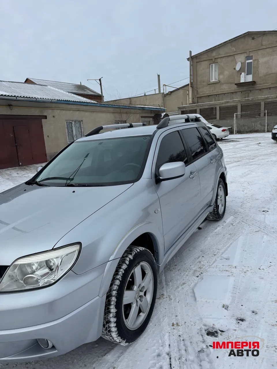 Mitsubishi Outlander - фото 2