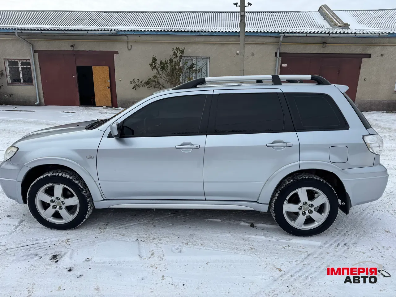 Mitsubishi Outlander - фото 4