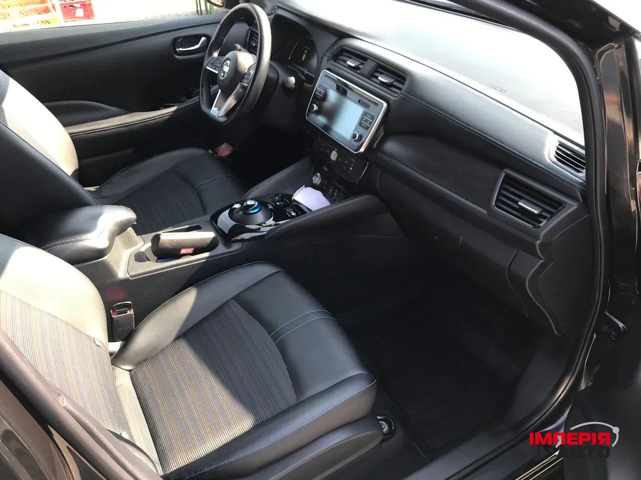 Nissan Leaf - фото 17